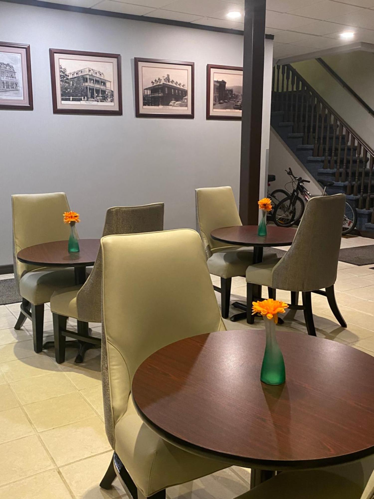 Le Voyageur Inn Mattawa Экстерьер фото