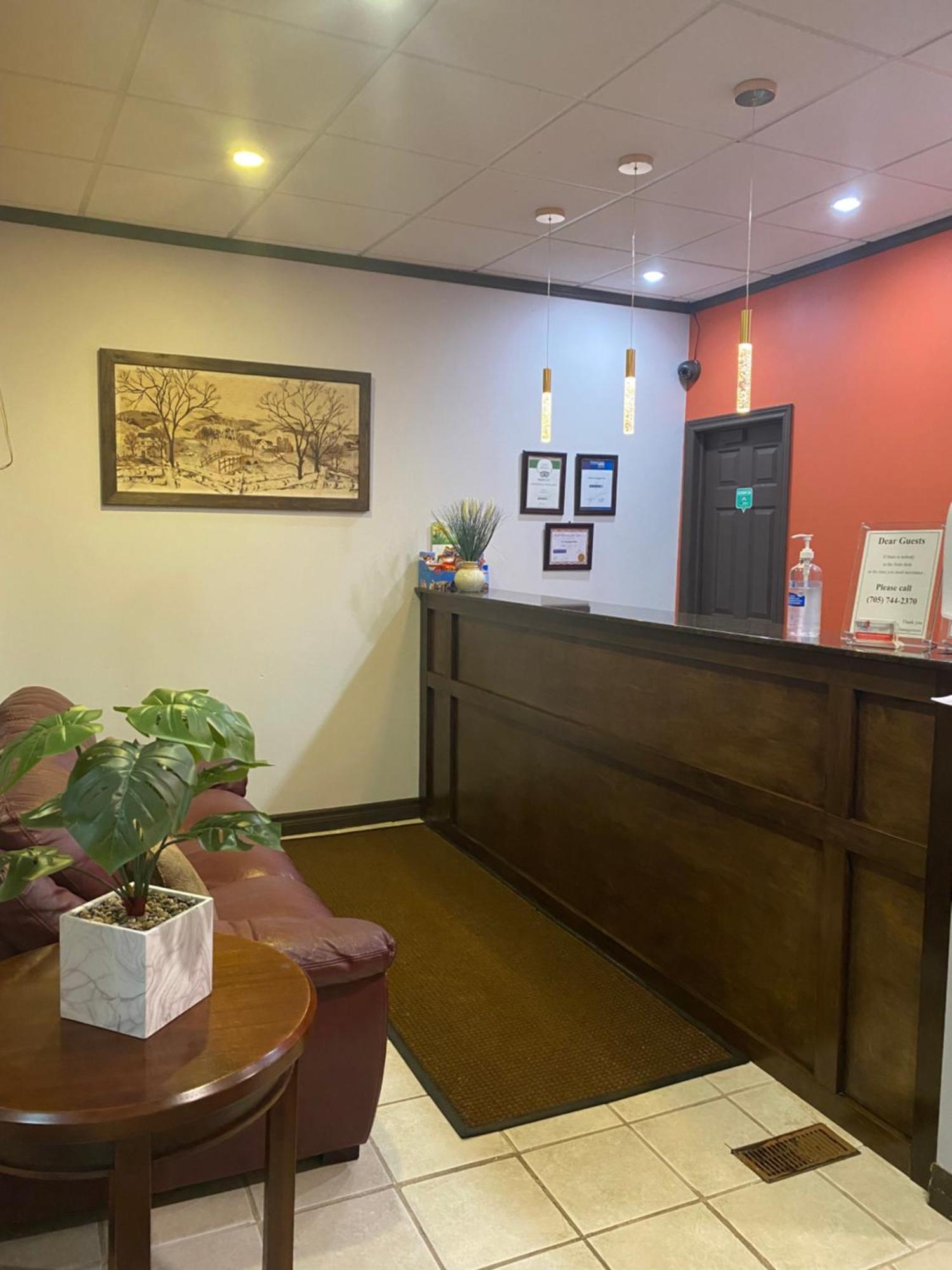 Le Voyageur Inn Mattawa Экстерьер фото