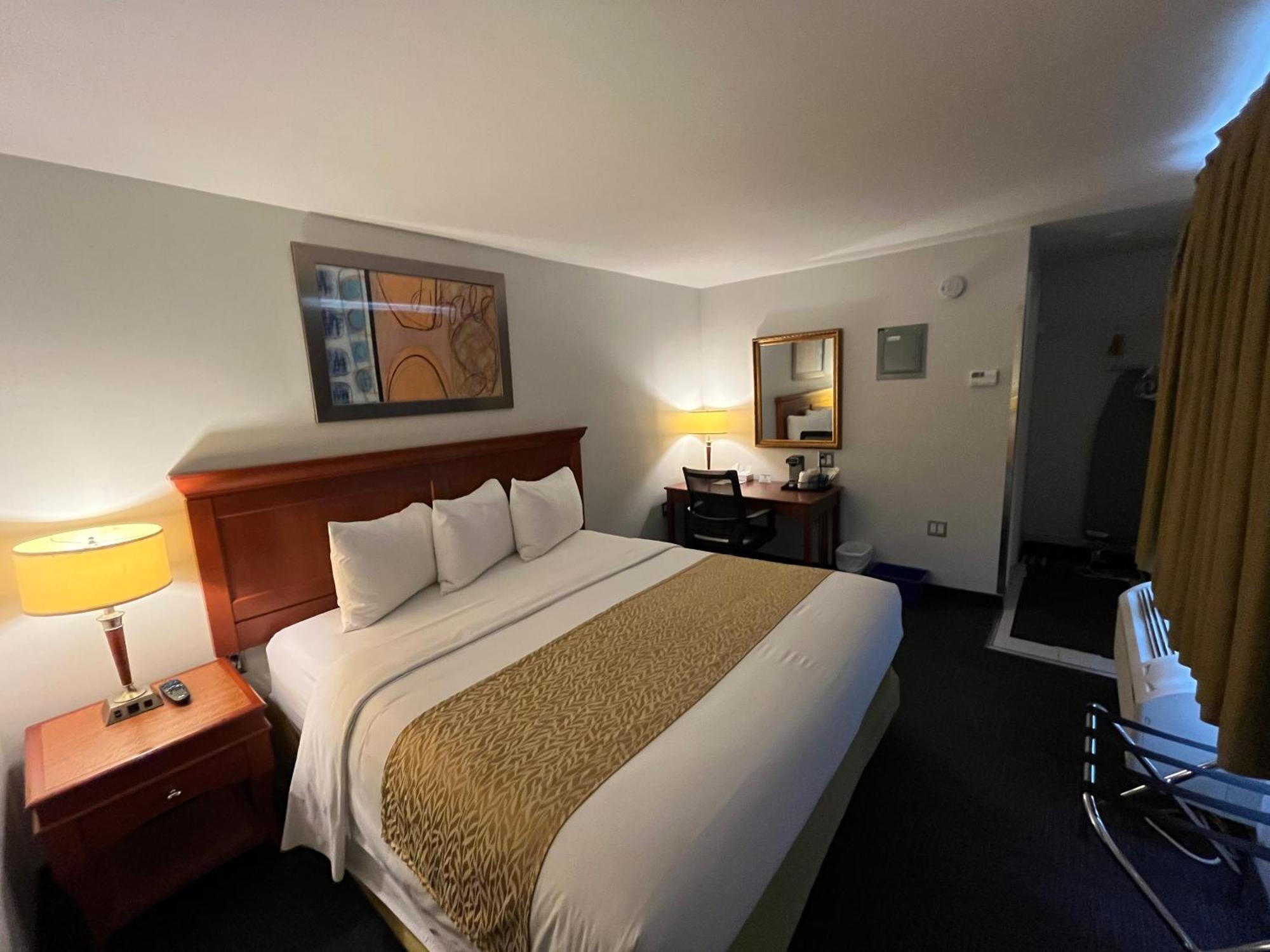Le Voyageur Inn Mattawa Экстерьер фото