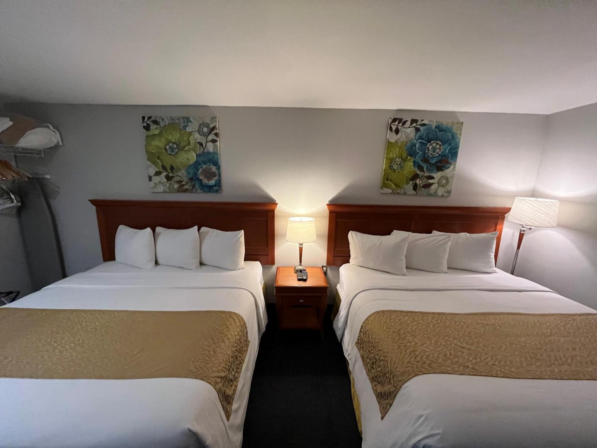 Le Voyageur Inn Mattawa Экстерьер фото
